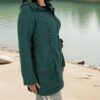 Schnittmuster Fleecejacke nähen – Seitenansicht der sportlichen Damenjacke Solveig